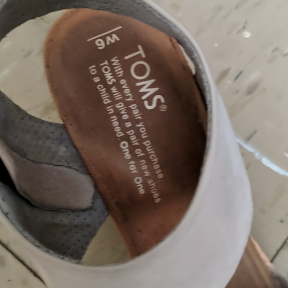 Toms Suede Majorca Cutout Sandal - Picture 5 of 6